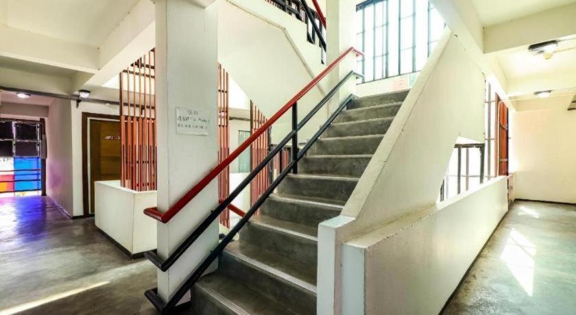 Oyo 412 7 Days Hotel Chiang Mai Exterior photo