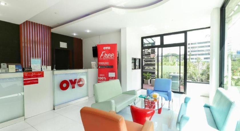 Oyo 412 7 Days Hotel Chiang Mai Exterior photo