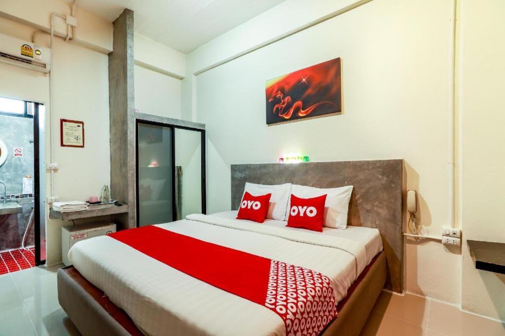Oyo 412 7 Days Hotel Chiang Mai Exterior photo