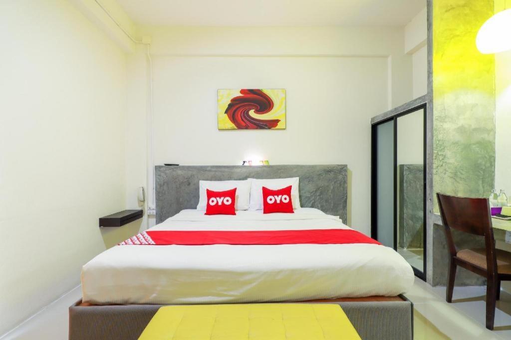 Oyo 412 7 Days Hotel Chiang Mai Exterior photo